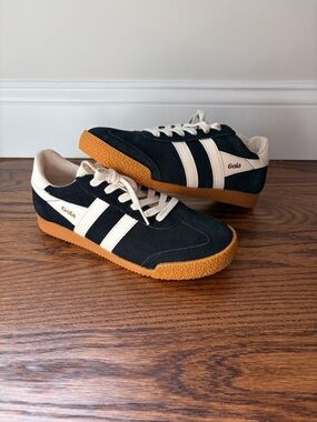 NWOT Gola Women’s Black & Cream Suede Sneakers with Gum Sole